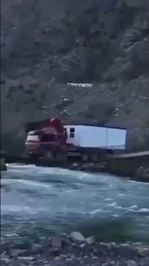 Terrifying Ship Crash at Sea Caught on Camera | Massive Waves & Impact!