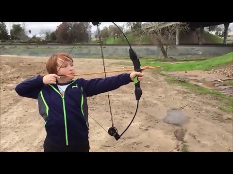 25LB BANSHEE COMPOUND BOW UNBOXING AND TESTING.