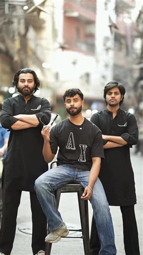 If Zakir Nagar was a movie, Pahalwanji would be its blockbuster scene! Zakir Nagar is incomplete without the taste of Pahalwanji - their lassi is so refreshing that just one sip hits like a shot of energy straight to the mind. It's not just a taste; it's a whole vibe of the area. Whether it's the creamy rabri or the crispy ghewar, Pahalwanji knows how to serve nostalgia in every bite. It's the flavor that defines Zakir Nagar!