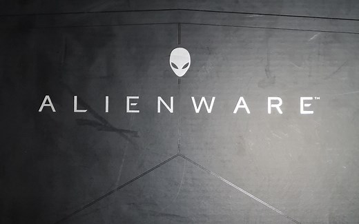 人傻钱多才买外星人笔记本的开箱视频