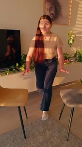 36K views · 443 reactions | Milujem takéto jednoduché ale efektívne cviky na doma  (Ak by ťa viac zaujimalo ako si uvoľniť chrbát a hlavne zistiť prečo máš s ním možno problémy + vhodné fyzio cviky na to - pozri si moje video ktoré nájdeš cez odkaz na profile ) #fyzioterapeut #cvicenie #zdravychrbat #bezbolesti #divokátvorkyňa | Divoká Tvorkyňa | Facebook