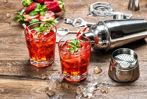 Best Strawberry Hennessy Drink Recipe: Mouthwatering Cocktail