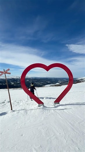 Last Winter weekend 🩵 #family #ski #fun #sun #snow #snowboarding #skiing #sun #kids #love 🩷