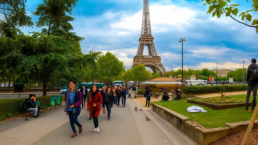 A walk around Pont de Bir-Hakeim toward the Eiffel Tower