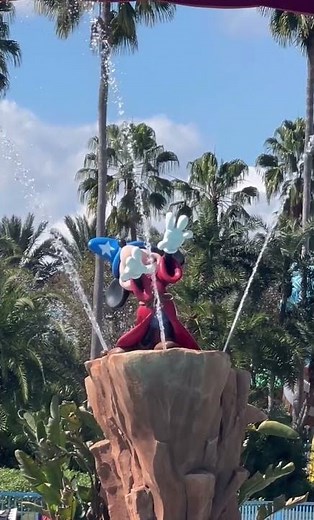 Fantasia Pool / All Star Movies Resort / Walt Disney World #disneyworld #allstarmovies