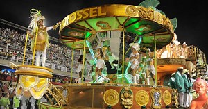 Com retorno de atriz, Império Serrano homenageia cidade mineira