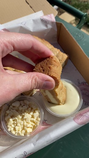What’s it going to be Milkybar or Dairy Milk? Milkybar cookie dipping boxes are winning it for me! #whisperbakes #foodtok #uk