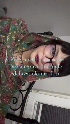 Tahran 😭😭😭Birde kadın hakları aktıvıstı olup devrim muhafızlarından kacarsak 😋 #fairuz #alttiktok #movie #fyp #pansexual
