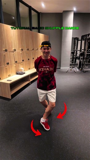 Tutorial basic shuffle dance! #dance #bestshuffle #dungdancedaily