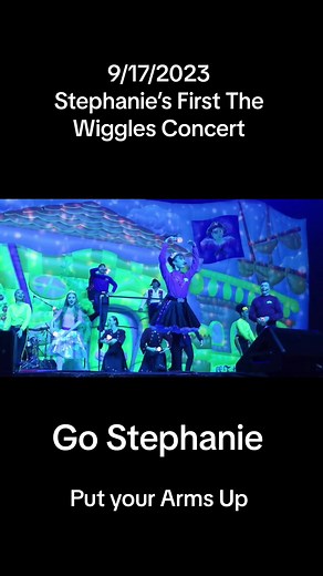 Twinkle Twinkle Little Star Dance at The Wiggles Concert