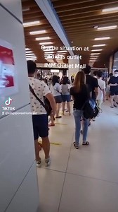 Queue situation at Adidas Outlet @ IMM Outlet Mall | Singapore Atrium Sale