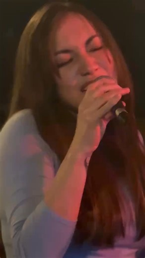 Welcome to Canada 🇨🇦 & Georgie's Local Kitchen & Bar 250 Columbia Street New Westminster María Jimena Arciniegas Caicedo is from Columbia & she decided to sing 🎤 a song or two for us last night! 👏👏👏 Merry Christmas Maria 🎄🎼🎤 | Jo-Ann Scott