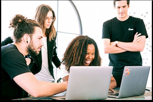 101 Performance Review Phrases Every Manager Should Know