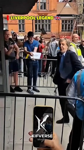 The Legend Returns to Liverpool 🇬🇧 #paulmccartney #thebeatles #70s #shorts #kifverse