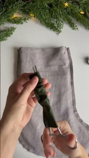 Sew a 15 Minute Easy Christmas Stocking | FREE Sewing Pattern #christmasstocking #sewingtips