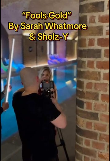 Behind the scenes of music video production for “FOOLS GOLD” by Sarah Whatmore and Sholz-Y. #newsong #musicvideoproduction #behindthescens #hit #newsongalert