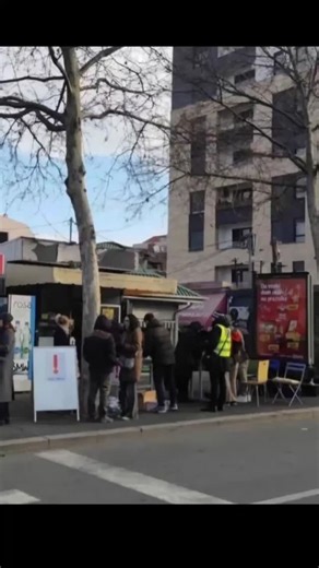 niska.tasta on Instagram: "Odziv gradjana za podrsku studenata skoro neposotojeci 😅 #srbija #blokaderi #studenti #fyp #viral_video"
