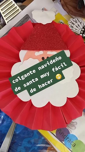 Rosetón de Santa Navideño: Decoración Fácil para el Aula