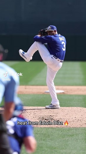 Edwin Díaz Delivers Heat with Slo-Mo Pitches