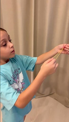 ✨ Easy Rubber Band Magic Trick! 🎩✨