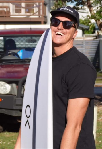 Our board review on the newly released ‘Mindcraft’ from Tomo & Slater Designs is live! Follow the link in our bio to check it out 🤝 #surfing #surf #surfer #board #surfboard