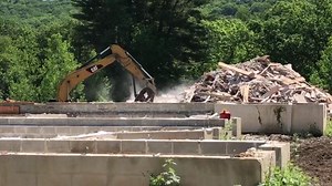 Video: Lakeside Manor before and after demolition