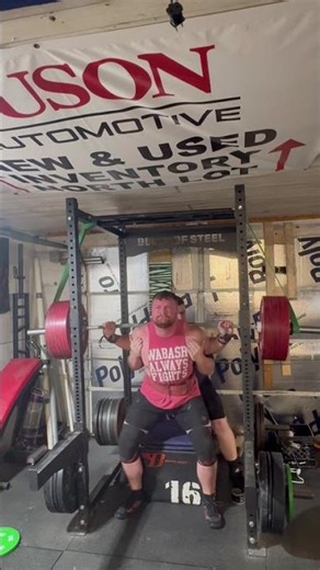 Brandon Peck top band box squat 705lbs
