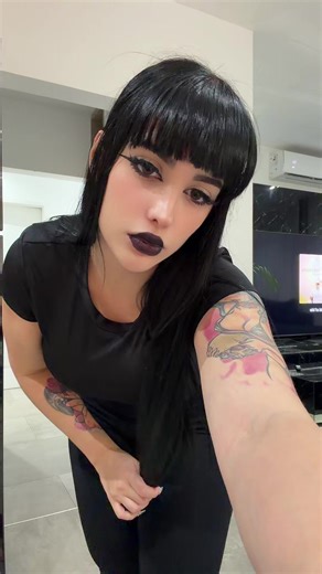 Videos de 𝕯𝖊𝖒𝖔𝖓𝖒𝖎𝖐𝖆🖤 (@demonmika__) con “original sound - Myke_Livinlegend”