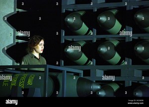 Scena finale, intrappolata in un silo missilistico: Elena Stikhina (Aida) in una nuova produzione di AIDA di Verdi apertura alla Royal Opera, Covent Garden, Londra WC2 Domenica 25/09/2022 una versione aggiornata originariamente ambientata in Egitto ora con overtones o riferimenti alla guerra in Europa direttore: Antonio Pappano scenografia: Miriam Buether Costumi: Annemarie Woods illuminazione: Robert Carsen & Peter van Praet video design: Duncan McLean coreografo: Rebecca Howell regista: Robert