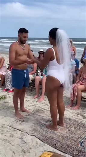 Bride's Dress Fails: Wedding Chaos Unfolds