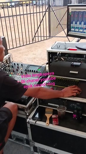 4.1K views · 39 reactions | Live di sragen nguwer malam ini sound artis dari jogja #soundhoregclarity #fpyシviral #reals #fypシ゚ #soundcarnaval #soundsystem #soundartis | Ayu Qoiru Nisya | Facebook