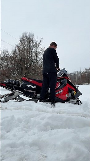 2024 Polaris 850 Cold Start: 20 degrees left out over night #snowmobile #SLP