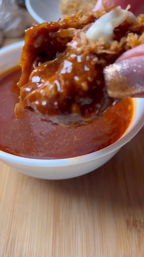 Anthea Malialis on Instagram: "Try this with your left over pork shoulder! Unreal! Smokey bbq pulled pork balls with a cheese pulled that will have your mouth watering!. Ingredients: * left over pork shredded (3 cups) * 2 tablespoons Favorite bbq rub * 1 tablespoon paprika * 1 tablespoon garlic powder * 1 tablespoon onion powder * 1 teaspoon black pepper * 1 teaspoon salt * 1/2 cup Smokey bbq sauce * Mix in your favorite barbecue sauce and seasoning with the shredded pork. You can adjust the amo