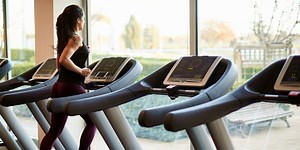 When You Should Log Miles on the Treadmill and When to Go Outside, According to Research