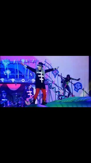 the_mighty_boosh on Instagram: ""I'm eel surfing!" 🌊 **Video Clip From The Mighty Boosh: Live - Future Sailors Tour [2009]** #vincenoir #howardmoon #julianbarratt #noelfielding #naboo #mikefielding #bollo ##davebrown #bobfossil #richfulcher #mightyboosh #themightyboosh #booshtastic #boosh #comrdy #britishcomedy"