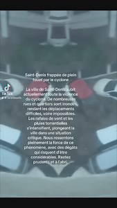 🌪️Saint-Denis frappée de plein fouet par le cyclone🌪️ La ville de Saint-Denis subit actuellement toute la violence du cyclone. De nombreuses rues et quartiers sont inondés, rendant les déplacements difficiles, voire impossibles. Les rafales de vent et les pluies torrentielles s’intensifient, plongeant la ville dans une situation critique. Nous ressentons pleinement la force de ce phénomène, avec des dégâts qui risquent d’être considérables. Restez prudents et à l’abri. #prudence #cyclone #lare