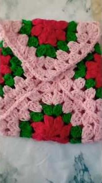 linda bolsinha são 4 Square vc consegue montar muito fácil