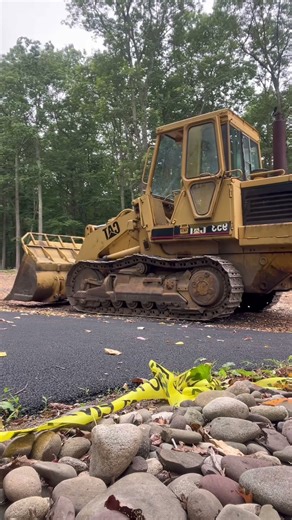 I’ll stick with my 1998 Dozer Loader #machine #automobile #dozer #fyp #old #history #tracks #cat