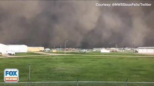 WOW! You've got to see this incredible timelapse showing the intense severe thunderstorm moving into Sioux Falls, South Dakota from the National Weather Service. Within an hour, the dust cloud approached and turned day to night. Visibility dropped to near zero. It was so dark the street lights came on! | FOX Weather