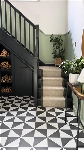 Scuffed stairs? This paint fixes EVERYTHING 👀