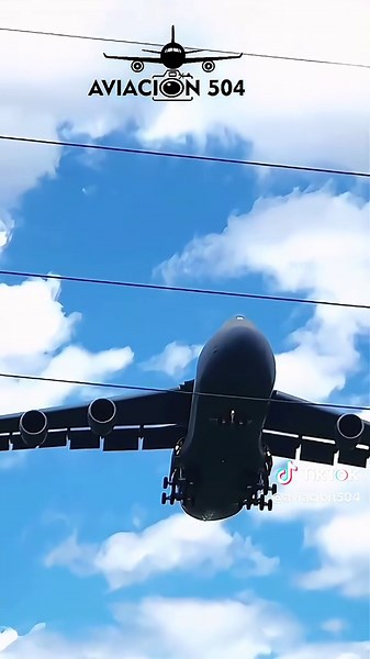 C-5 Galaxy Aterrizando en Palmerola, Honduras