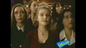 5 filles en bas de nylon dans un ascenseur...