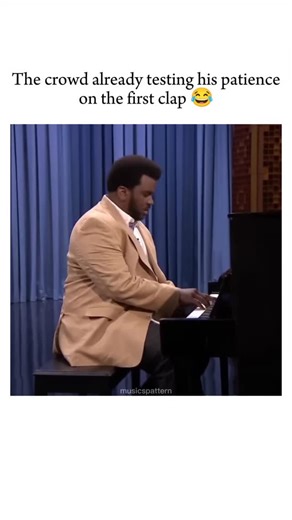Music's Pattern on Instagram: "This Craig Robinson clip will forever be funny! . #craigrobinson #piano #clapyourhands #pianist #thelatelateshow #liveshow #crowd #funny #liveperformance"