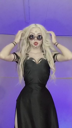 Exploring Female Gojo Cosplay in Jujutsu Kaisen