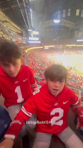 Future Buckeyes Johnny and Nicky are ready to cheer on @OhioStateFB in Indy! 🏈🏆 | Ohio State Alumni