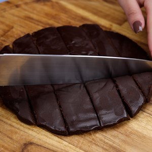 Chocolate dessert with only 2 ingredients that you have in your home! | Recipes Learn