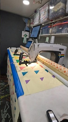 I’m totally loving this quilting motif. It’s called Cactus Flower Clam Shell by Christy Dillon