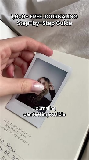 Journaling Made Simple — Start in Minutes with a Clear Step-by-Step Guide 📝 Our Journaling Step-by-Step Guide is a printable, beginner-friendly resource designed to help you build a journaling routine without feeling stuck or unsure what to write. Whether you’re brand new or getting back into journaling, everything is explained in a simple, structured way. Inside the guide: 📝 Easy journaling methods and page setups 📅 Daily and weekly routines you can follow 💡 Prompts for clarity, goals, and 