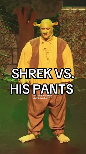Shrek's Hilarious Pants Fiasco on Stage