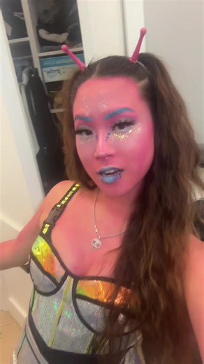 Need to post all my drafts I’m out of space haha space get it lolz #alien #makeup #costume
